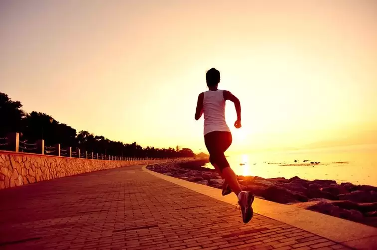 Pola sata jutarnjeg trčanja za učinkovito mršavljenje