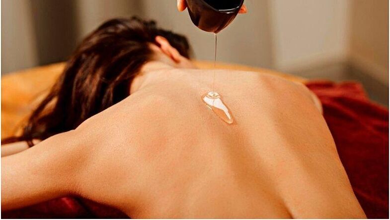 Masaža lanenim uljem pomoći će vam da smršavite i zategnete kožu tijela. 